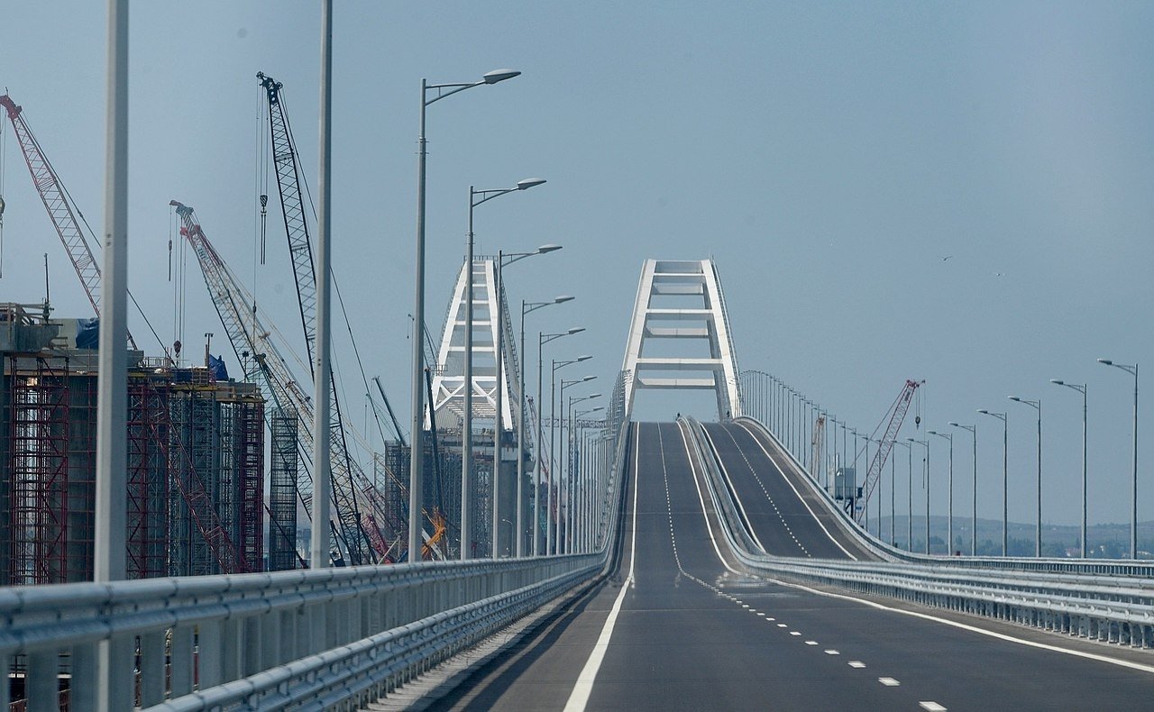 Более полумиллиона авто уже успели проехать через Крымский мост