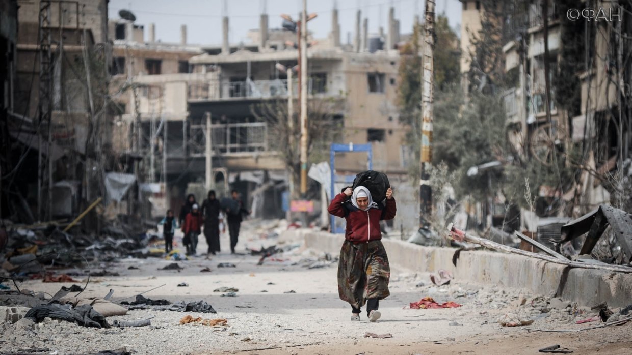 Сирия: более 8 тыс. человек покинули Восточную Гуту по коридору в районе Мухайям Аль-Вафедин