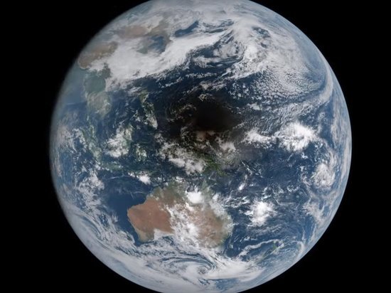 NASA опубликовало видео зловещей тени, пересекающей Землю NASA опубликовало видео зловещей тени, пересекающей Землю