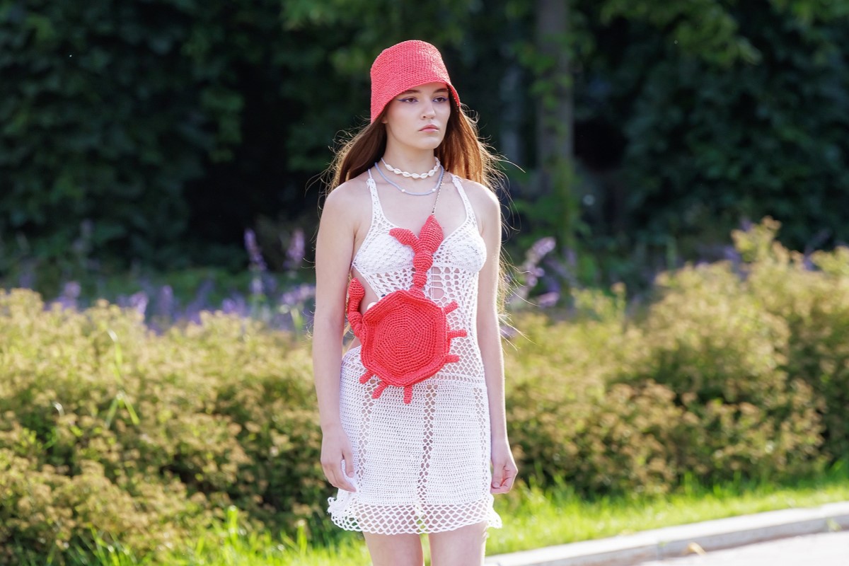 Врач Спиридонова рассказала, в каких случаях головной убор может представлять опасность