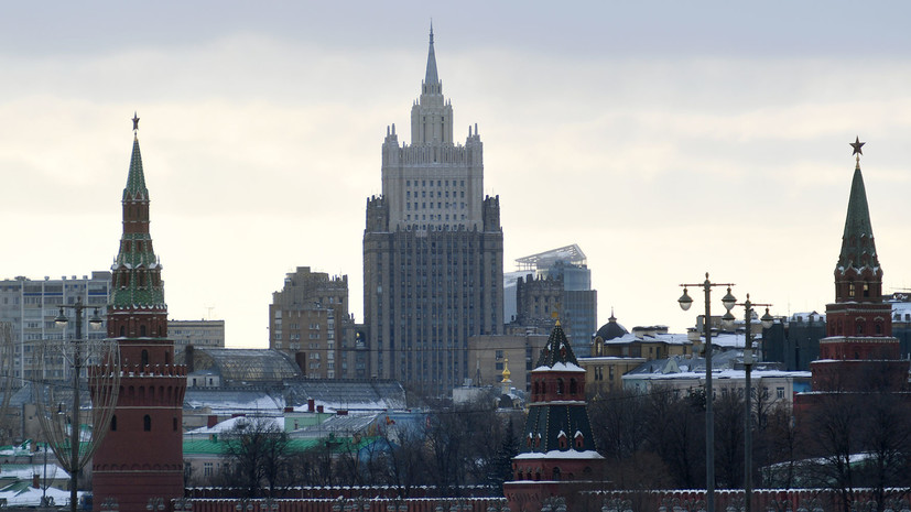 «Довести Российскую точку зрения»: МИД РФ пригласил всех послов обсудить дело Скрипаля. «Довести Российскую точку зрения»: МИД РФ пригласил всех послов обсудить дело Скрипаля.