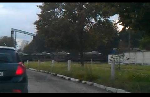 Эшелон военной техники со Львова на восток Украины (ВИДЕО 25.09.2014)