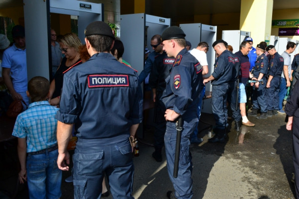 Жительница Севастополя жестокого обращалась со своими детьми и морила их голодом