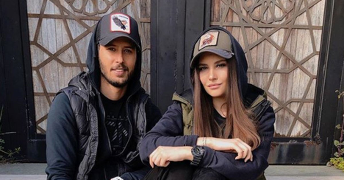 Известный актер из турецких сериалов женится на русской модели