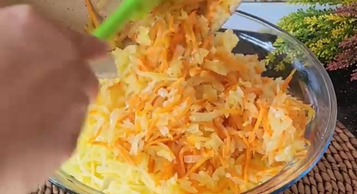 Добрый день мои дорогие! Сегодня поделюсь самым необычном рецептом узбекской кухни. «Хамир хасып» некоторые называют «голубцы в тесте» или фаршированным тестом.-5