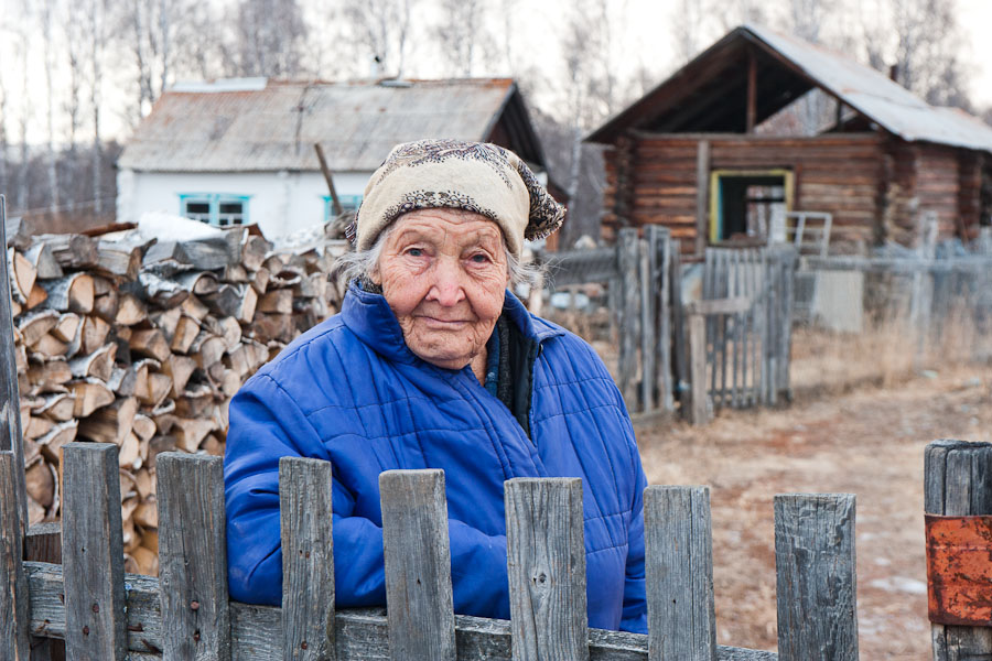 Бабушка В Деревне