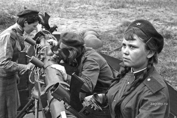 В самые тяжелый момент Сталинград спасли девушки-зенитчицы, стоявшие насмерть! О великой Победе и великой войне - из первых рук