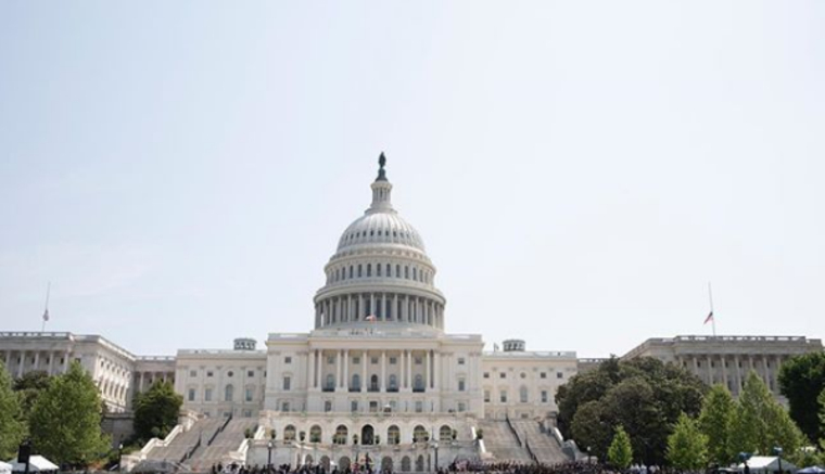 В США признали неэффективность санкций против России и предложили «ударить» по олигархам и политикам
