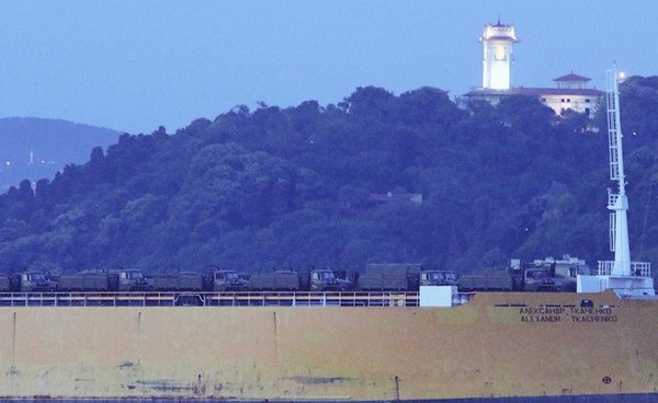 8 грузовиков Урал-4320 срочно переброшены в Сирию 8 грузовиков Урал-4320 срочно переброшены в Сирию