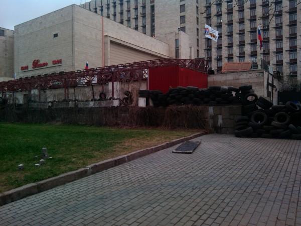 Не тронь меня, получишь по зубам! Русские гуляют. Не тронь меня, получишь по зубам! Русские гуляют.