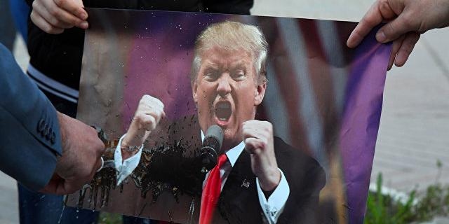 Петербургским казакам запретили сжигать Трампа Петербургским казакам запретили сжигать Трампа