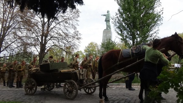 В Севастополе снимают фильм: как русские побеждают немцев В Севастополе снимают фильм: как русские побеждают немцев