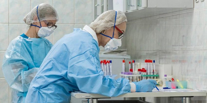 В Москве зафиксирован наименьший в стране прирост заболеваемости COVID-19