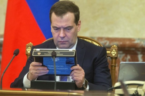Депутат собиравшийся бросить ботинок в Дмитрия Медведева стал мэром