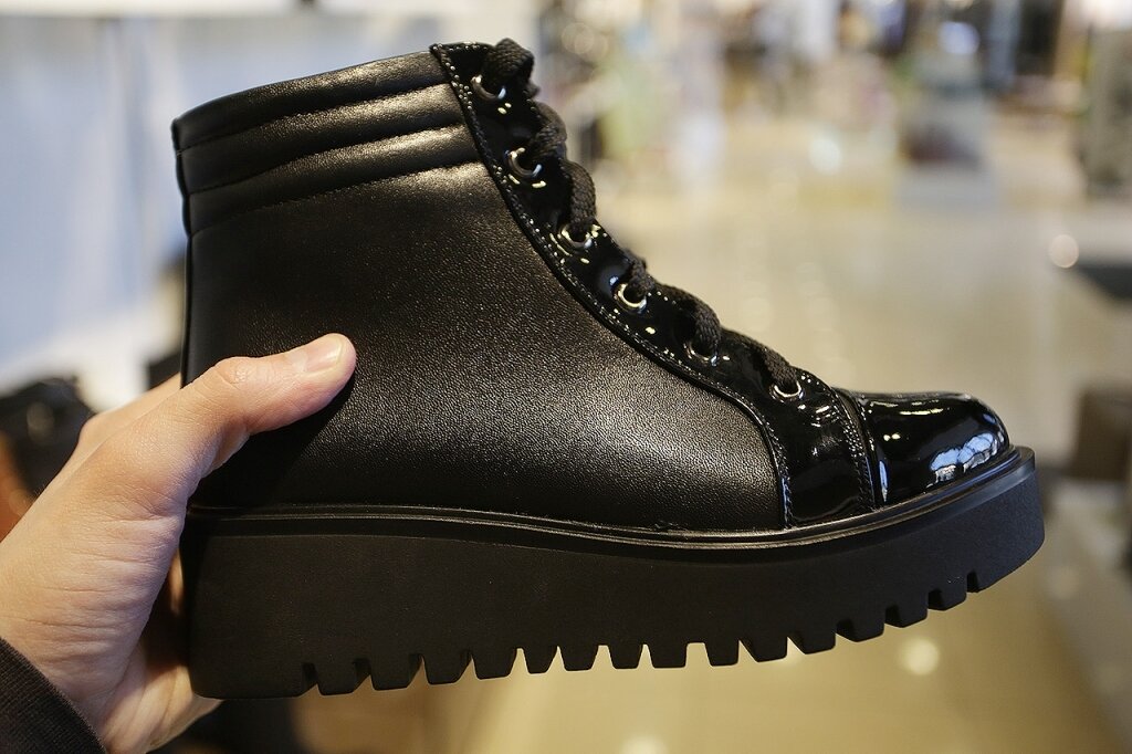 Какая должна быть подошва у зимней обуви? /Фото: info.sibnet.ru