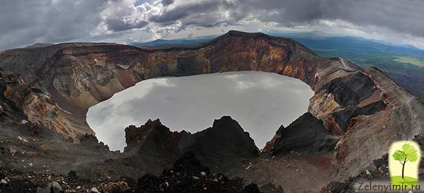 Устрашающий вулкан Малый Семячик с кислотным озером. Камчатка, Россия - 10
