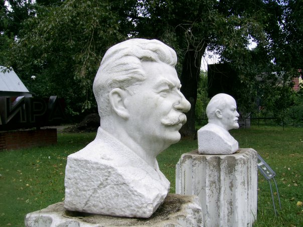 Памятники И.В.Сталину по всему миру. Памятники И.В.Сталину по всему миру.