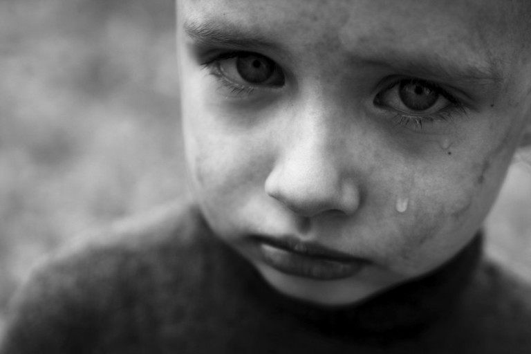 Я никогда не мог подумать, что ребенок в шесть лет может говорить с такой горечью и с такой безнадежностью в голосе Я никогда не мог подумать, что ребенок в шесть лет может говорить с такой горечью и с такой безнадежностью в голосе