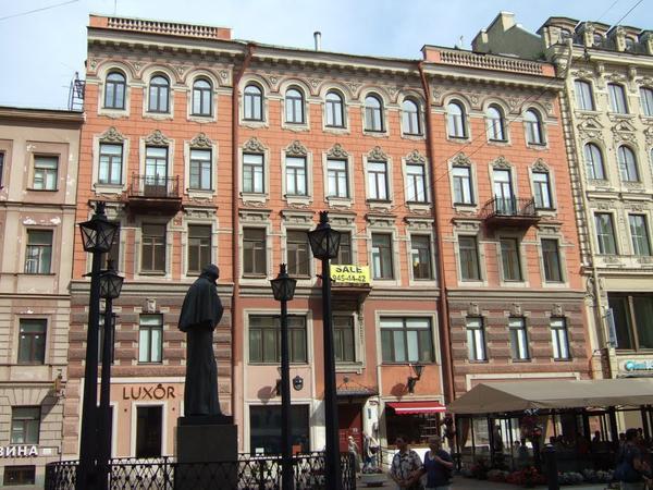 Ещё одна дочка. Ещё одна квартира. Ещё один вопрос госслужащему Собянину