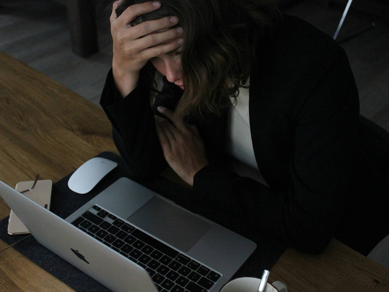 Названы неочевидные признаки хронического стресса