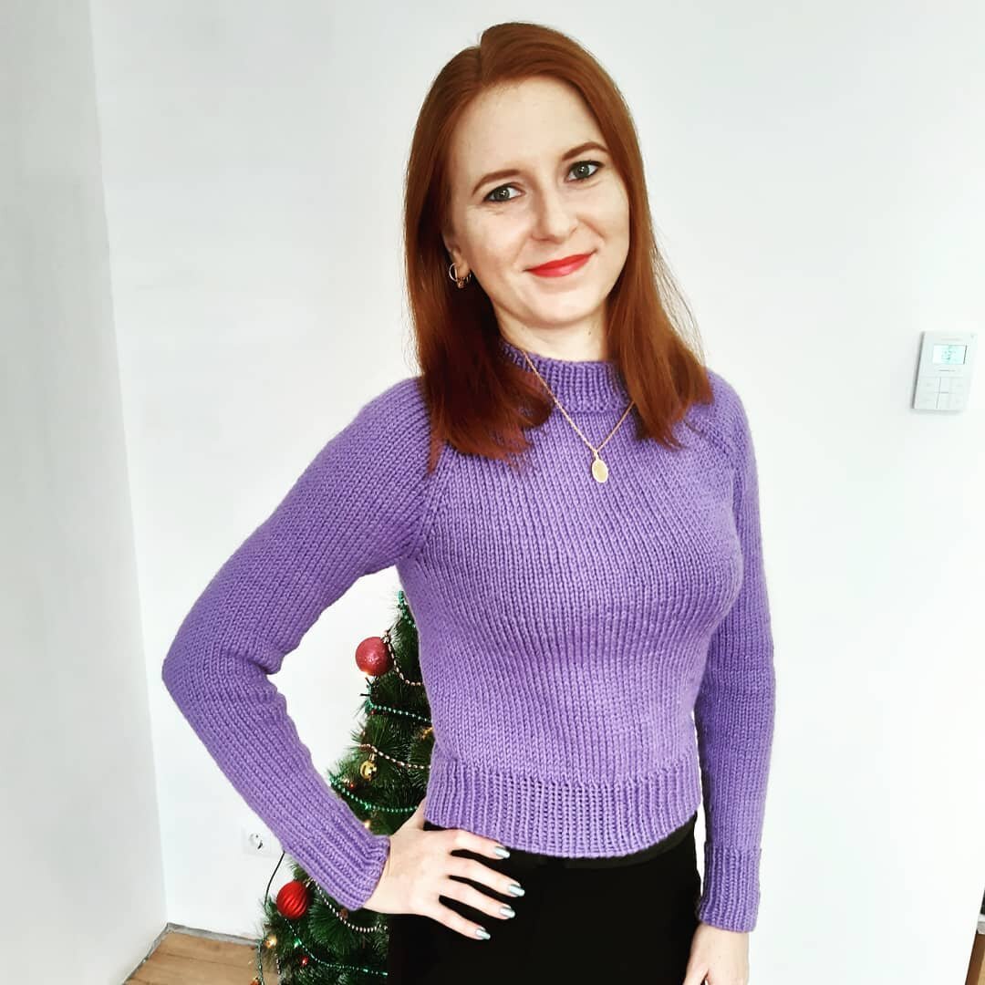 @helga_svet / Женщина в облегающем свитере. /Фото: instagram.com
