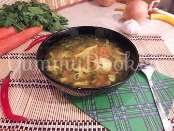 Лёгкий суп с куриными фрикадельками и яичной "лапшой"