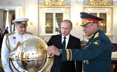 Одним залпом катера президент Путин может остановить смуту на Украине Одним залпом катера президент Путин может остановить смуту на Украине