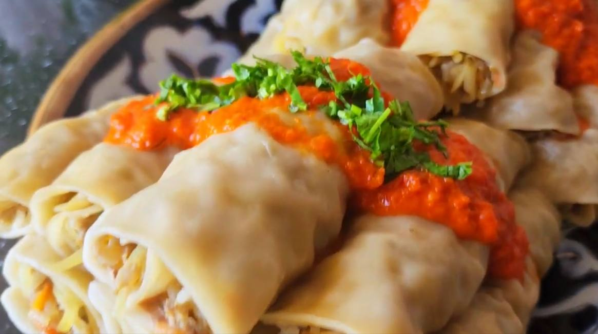 Добрый день мои дорогие! Сегодня поделюсь самым необычном рецептом узбекской кухни. «Хамир хасып» некоторые называют «голубцы в тесте» или фаршированным тестом.-11