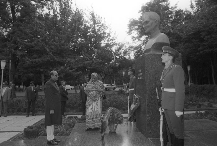 Памятник премьер-министру Индии в Ташкенте./Фото: cdn2.img.sputniknews-uz.com Памятник премьер-министру Индии в Ташкенте./Фото: cdn2.img.sputniknews-uz.com