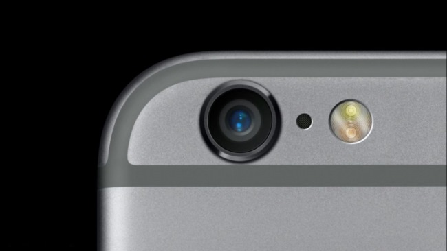 ВОТ ЗАЧЕМ НА IPHONE РАСПОЛОЖЕНО ЭТО ОТВЕРСТИЕ МЕЖДУ ВСПЫШКОЙ И КАМЕРОЙ ВОТ ЗАЧЕМ НА IPHONE РАСПОЛОЖЕНО ЭТО ОТВЕРСТИЕ МЕЖДУ ВСПЫШКОЙ И КАМЕРОЙ