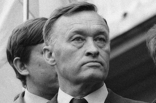 Олег Калугин. Олег Калугин.