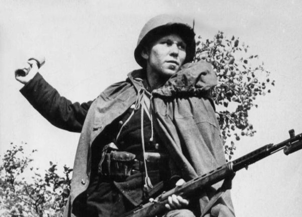 Первый герой СССР один против 100 фашистов Первый герой СССР один против 100 фашистов