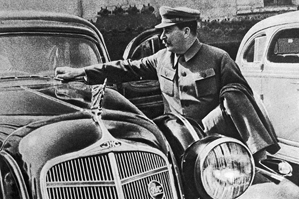 Красный папа: Дачи, машины и тайны Иосифа Сталина