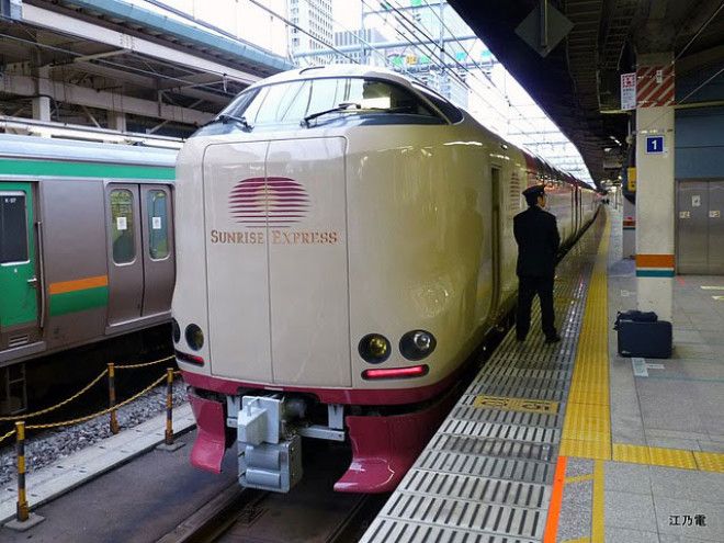Плацкарт в японском ночном поезде Sunrise Izumo Плацкарт в японском ночном поезде Sunrise Izumo
