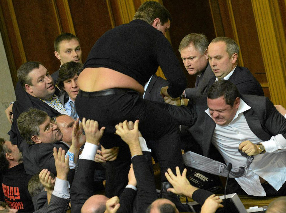 Визитной карточной Верховной Рады Украины являются регулярные драки народных депутатов