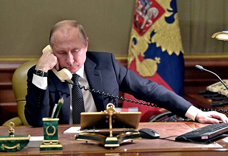 Путин впервые поговорил с Зеленским Путин впервые поговорил с Зеленским
