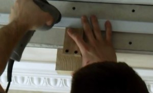 Montazh-natjazhnogo-potolka