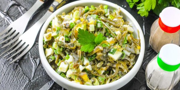 Салат из морской капусты с грибами и оливками Салат из морской капусты с грибами и оливками