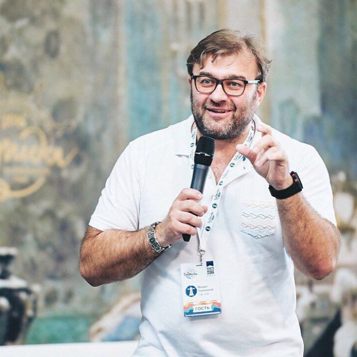 Брутальный Михаил Пореченков приглашен на роль ведущего детской программы «Спокойной ночи, малыши» Брутальный Михаил Пореченков приглашен на роль ведущего детской программы «Спокойной ночи, малыши»