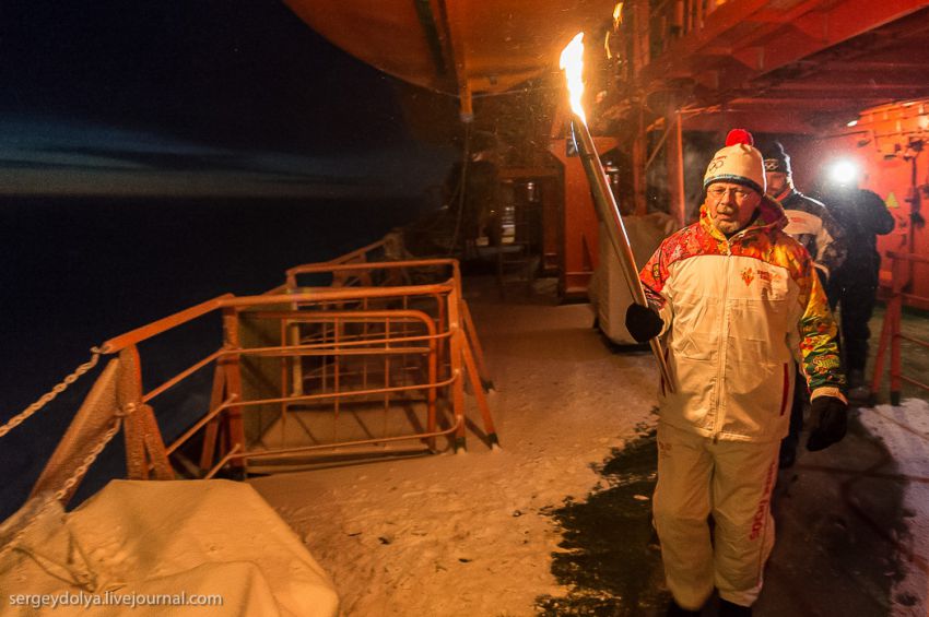 Олимпиада, огонь, факел, Северный Полюс