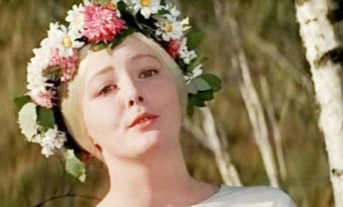 Евгения Филонова в фильме *Снегурочка*, 1968 | Фото: i.pinimg.com Евгения Филонова в фильме *Снегурочка*, 1968 | Фото: i.pinimg.com