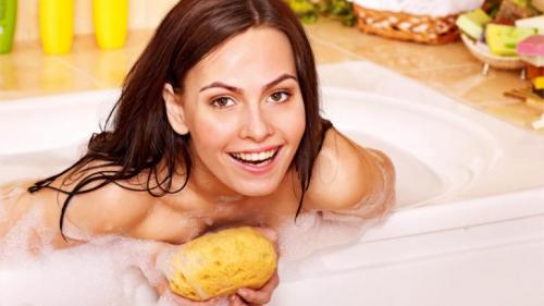 В Ландер, штат Вайоминг, считается неправомерным, если взрослые принимают ванную больше, чем один раз в месяц только в холодную погоду. Дети вообще не имеют права принимать ванну в зимнее время года.