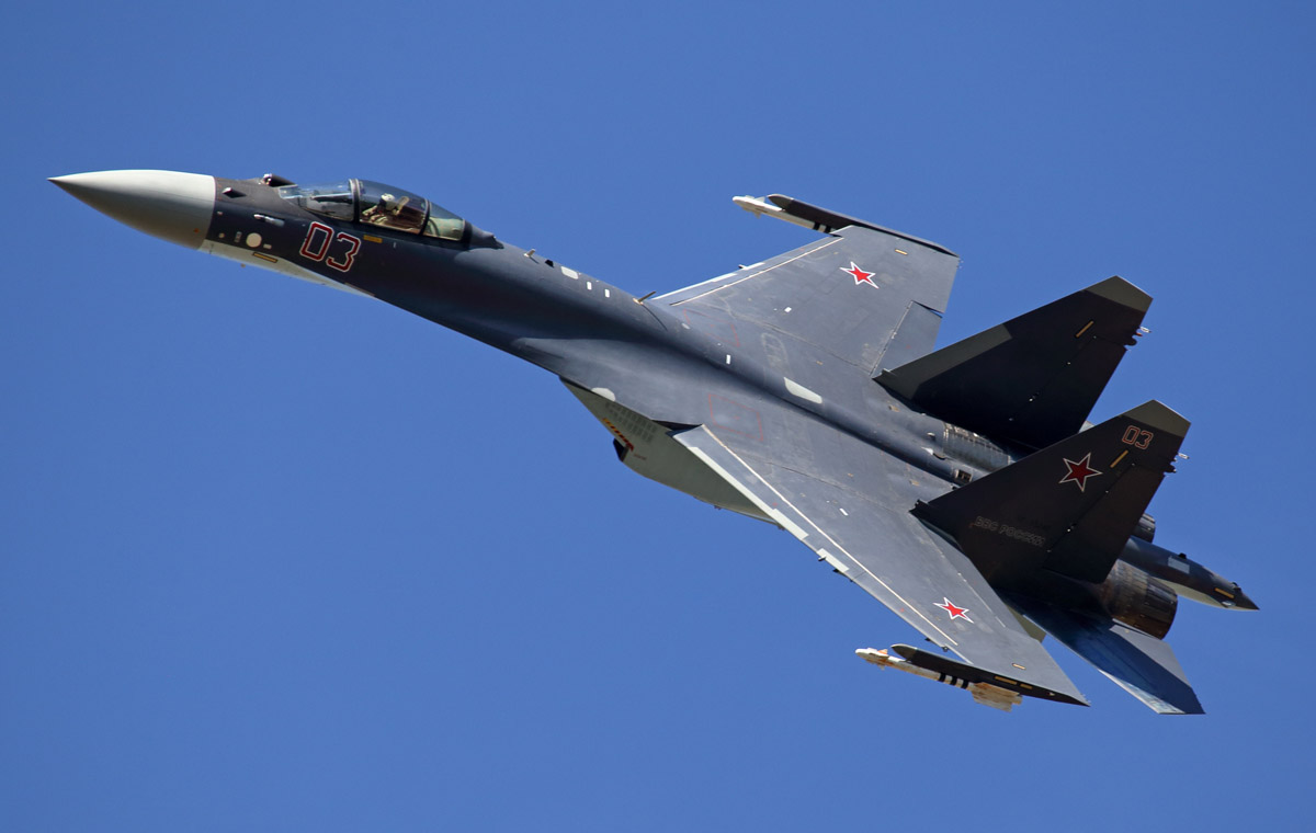 Русская «сушка» Западу не по зубам: Су-35 разогнал конкурентов в небе