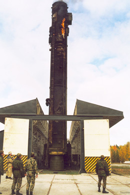 Грозные «Тополя» беззащитны перед беспилотниками и диверсантами