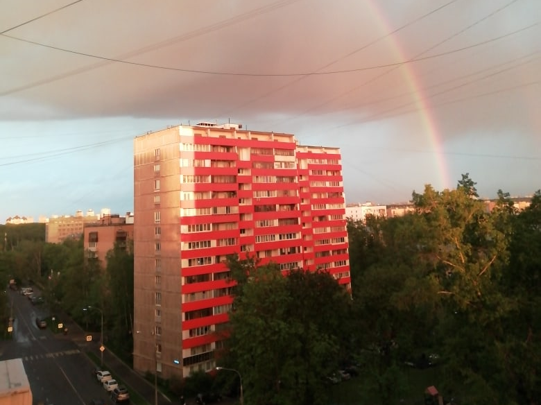 Фотолюбительница из Ростокина запечатлела красивый закат над Малахитовой улицей