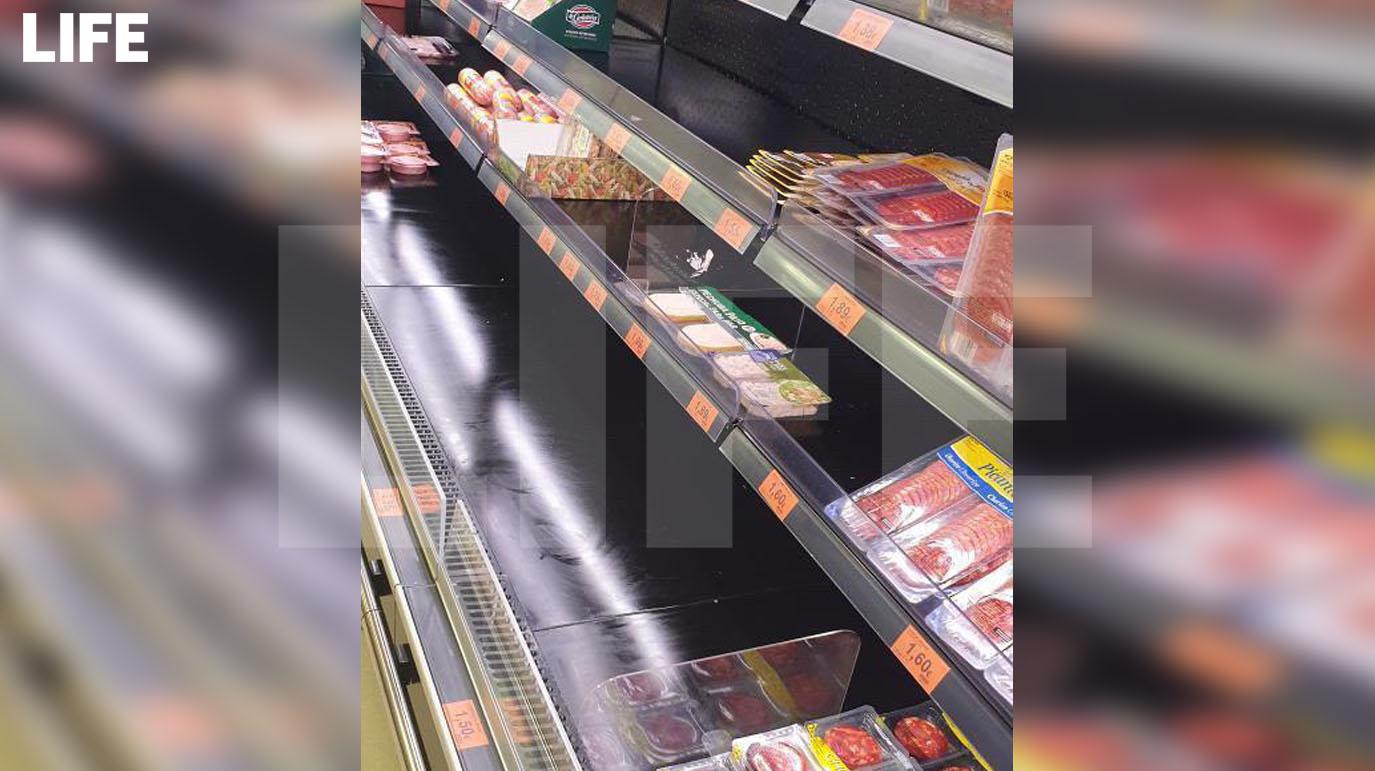 Масок нет, магазины пустеют. Россияне показали ситуацию в охваченной коронавирусом Испании
