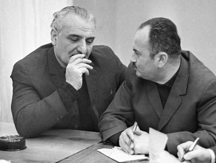 Режиссер Резо Чхеидзе и актер Серго Закариадзе | Фото: sputnik-georgia.ru Режиссер Резо Чхеидзе и актер Серго Закариадзе | Фото: sputnik-georgia.ru