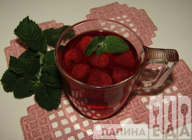 Компот из клубники с мятой