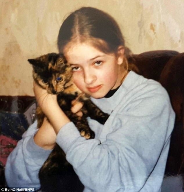 Старейшая кошка в мире, котрая успешно перенесла серьезную операцию