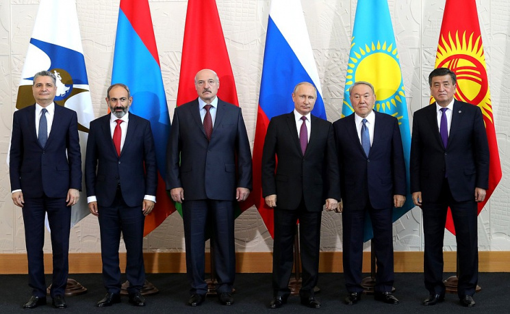 На критику Лукашенко Путин ответил двумя словами: «Большое спасибо» На критику Лукашенко Путин ответил двумя словами: «Большое спасибо»